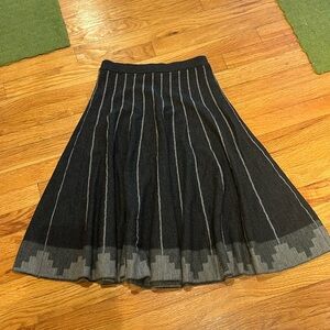 Beautiful woven/knit Premise skirt.